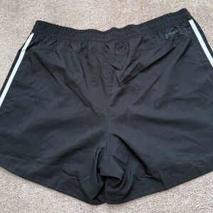 Woman’s Adidas running shorts size 2x NWT